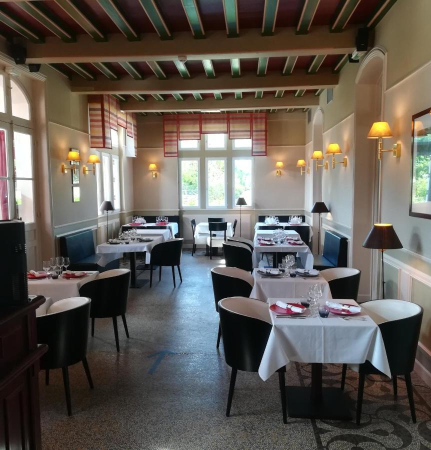 Le Domaine Des Roches, Hotel & Spa Briare Exterior photo