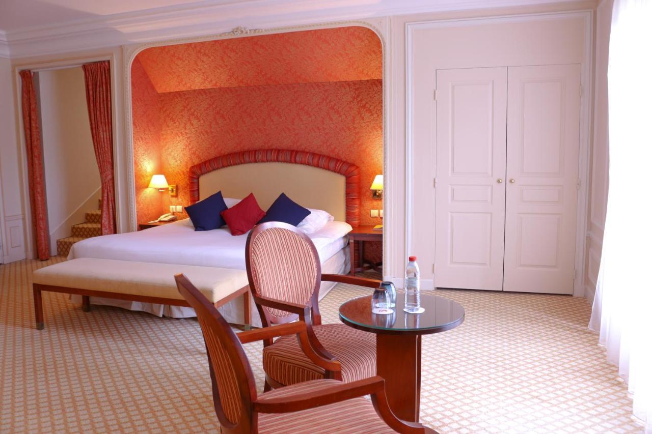 Le Domaine Des Roches, Hotel & Spa Briare Exterior photo