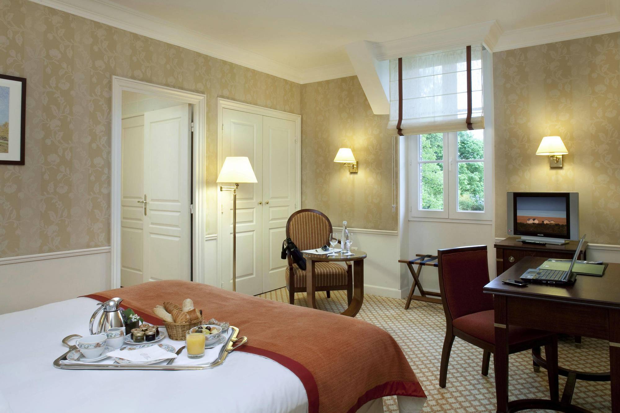 Le Domaine Des Roches, Hotel & Spa Briare Exterior photo